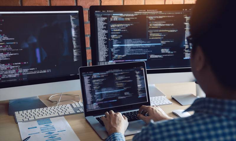 数据科学选型:R与Python如何赋能抚宁县网站建设?